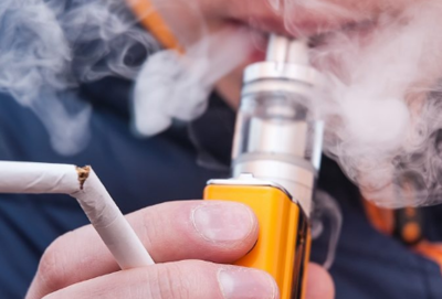 蒸汽迷霧中的隱憂 青少年使用電子煙或致大腦發育受損